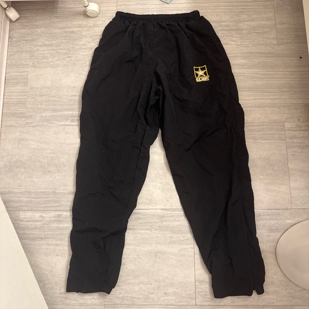 U.S. Army Black Joggers with Yellow Star Emblem